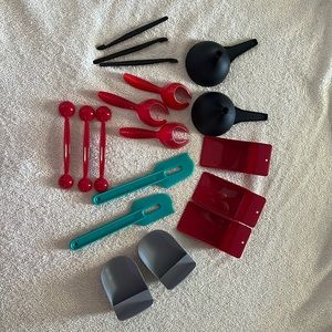 Miscellaneous Tupperware Utensils
